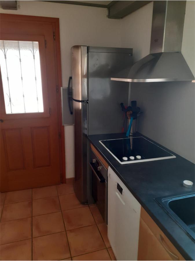 Villa club Sanary dans résidence fermée et arborée 10min a pied de la plage Esterno foto